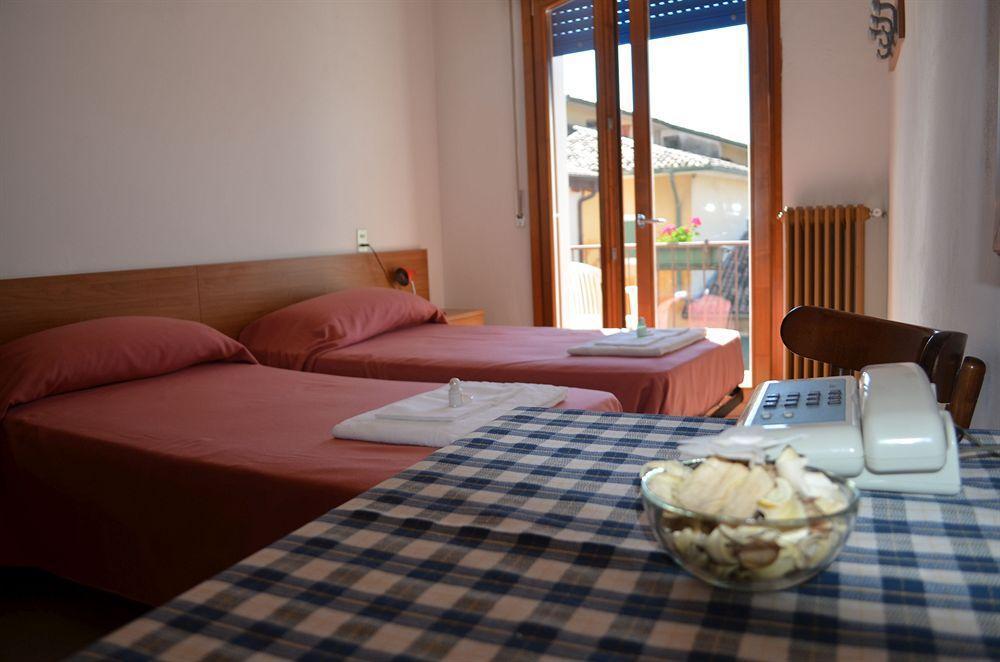 Hotel Luisa Brenzone sul Garda Eksteriør billede